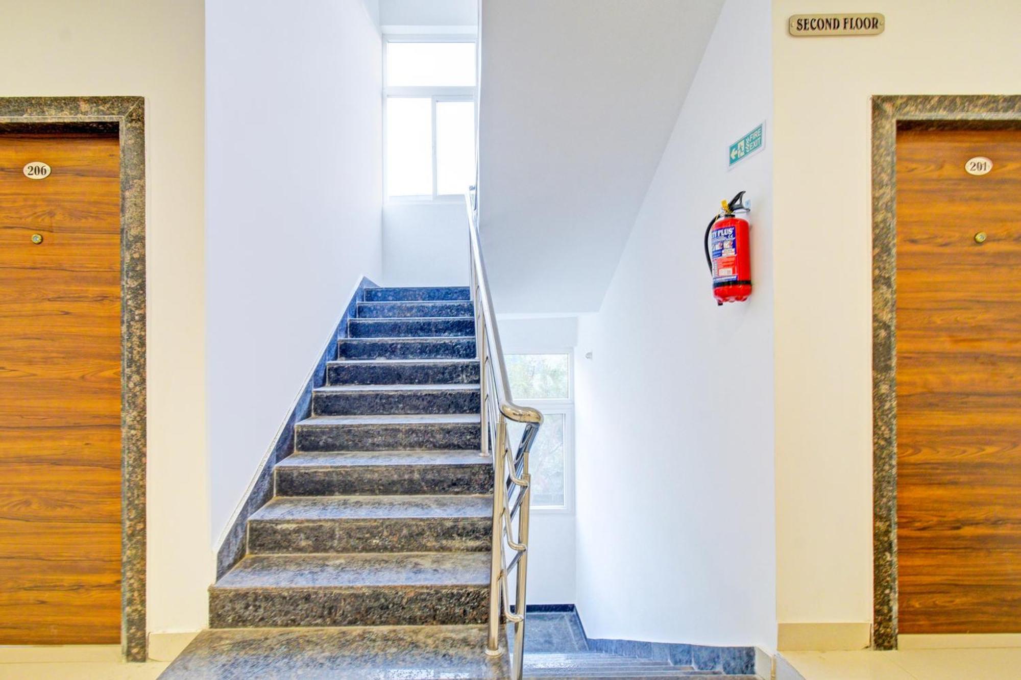Super Townhouse Oak Suchitra Kompally Road Formerly Sun Moon Hotels Trimulgherry 외부 사진
